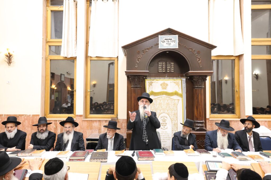 רבני העדה התימנית פתחו את ההיכל והתפללו לשלום העם רבני העדה התימנית פתחו את ההיכל והתפללו לשלום העם