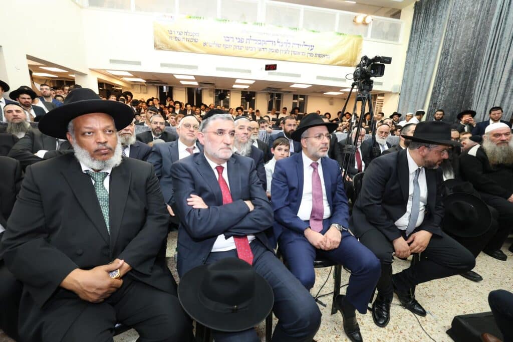 גלריה: אלפים הקבילו את פני הראשון לציון הגר"י יוסף
