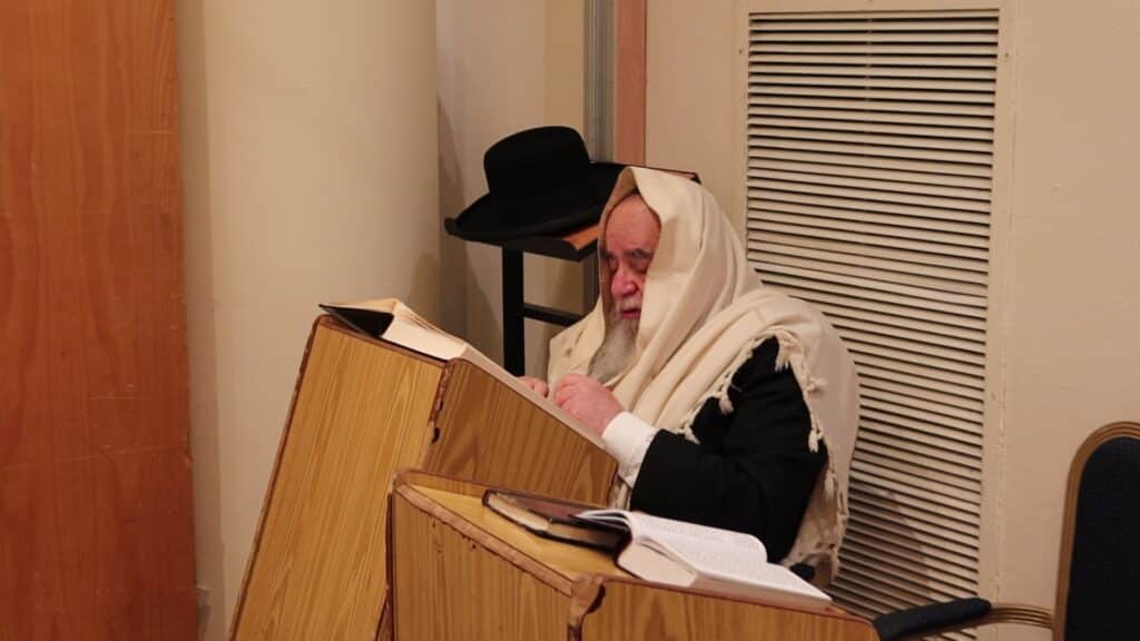 עם אריה דרעי: יום הכיפורים בישיבת מאור התורה