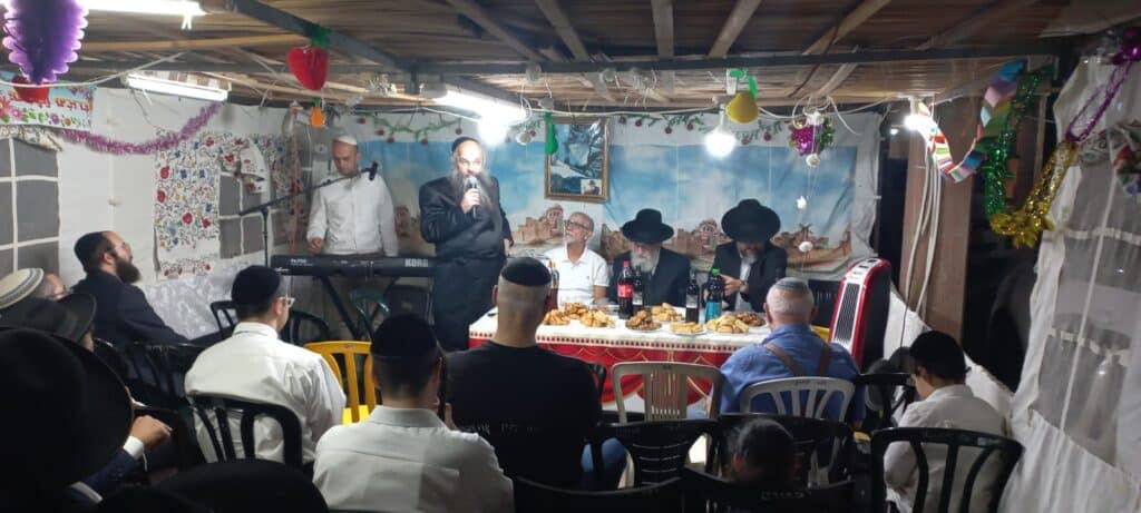 מתנדבי זק"א ת"א הקבילו פני רבם ברגל וקיימו הקפות שניות בצל השנה הקשה מתנדבי זק"א ת"א הקבילו פני רבם ברגל וקיימו הקפות שניות בצל השנה הקשה