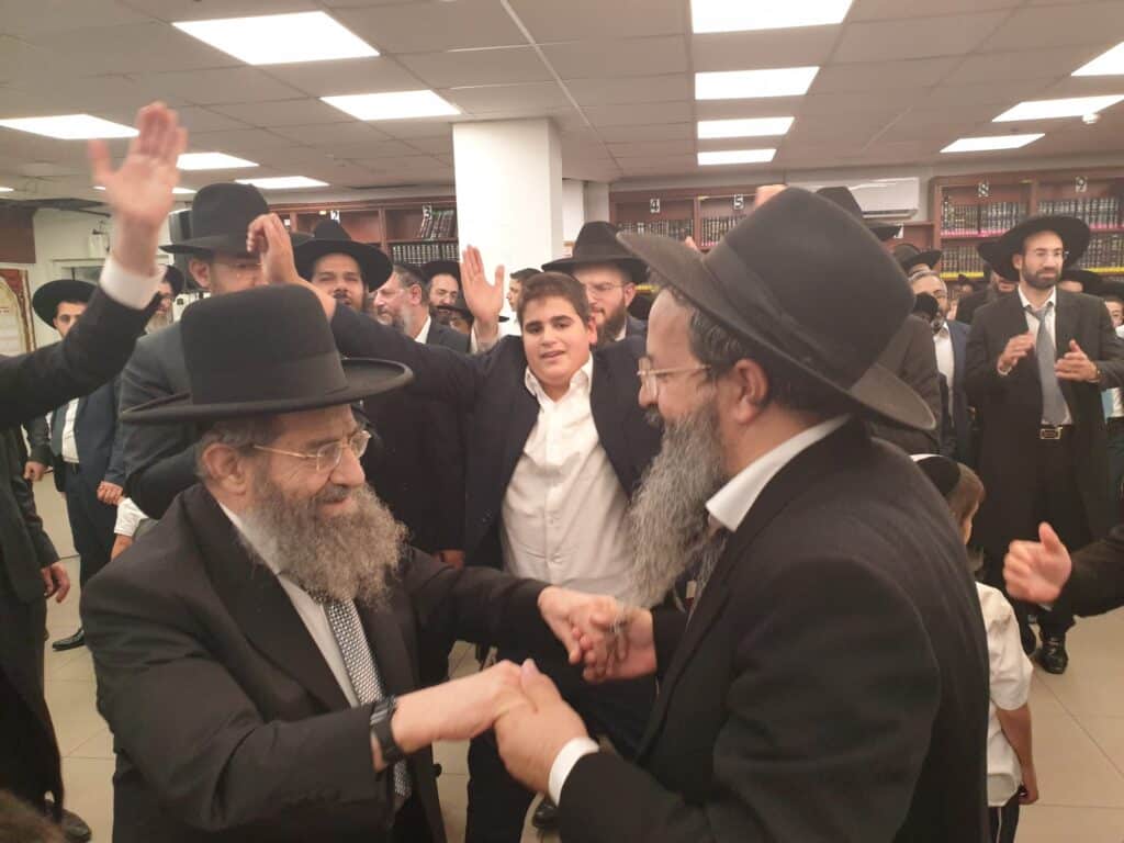 גלריה: חג הסוכות במחיצתו של רבה של בני ברק הגר"מ בן שמעון