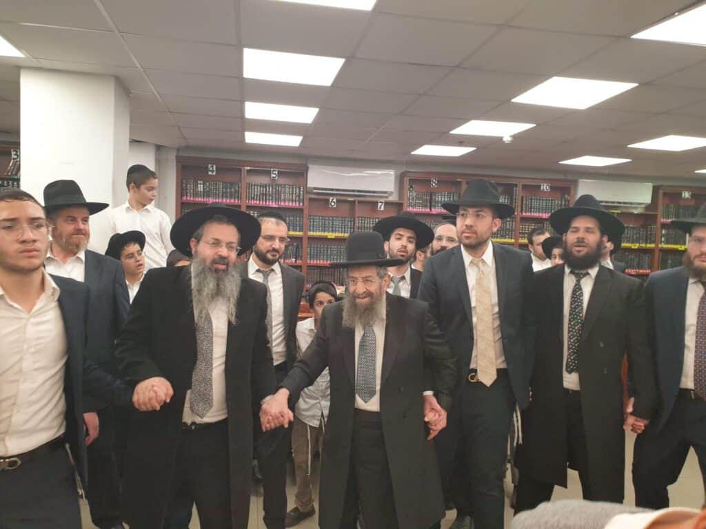 גלריה: חג הסוכות במחיצתו של רבה של בני ברק הגר"מ בן שמעון