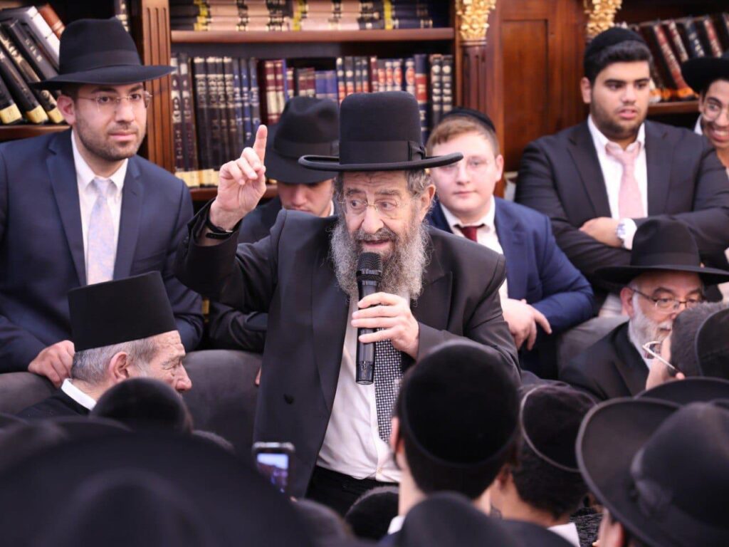 גלריה: חג הסוכות במחיצתו של רבה של בני ברק הגר"מ בן שמעון