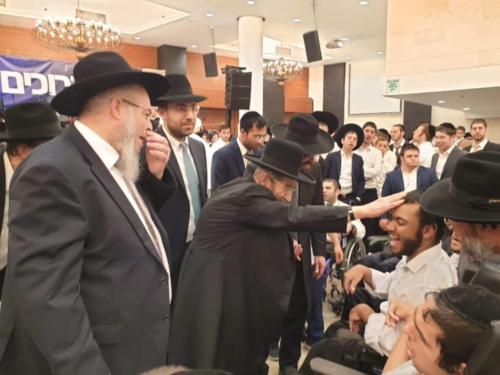 גלריה: חג הסוכות במחיצתו של רבה של בני ברק הגר"מ בן שמעון