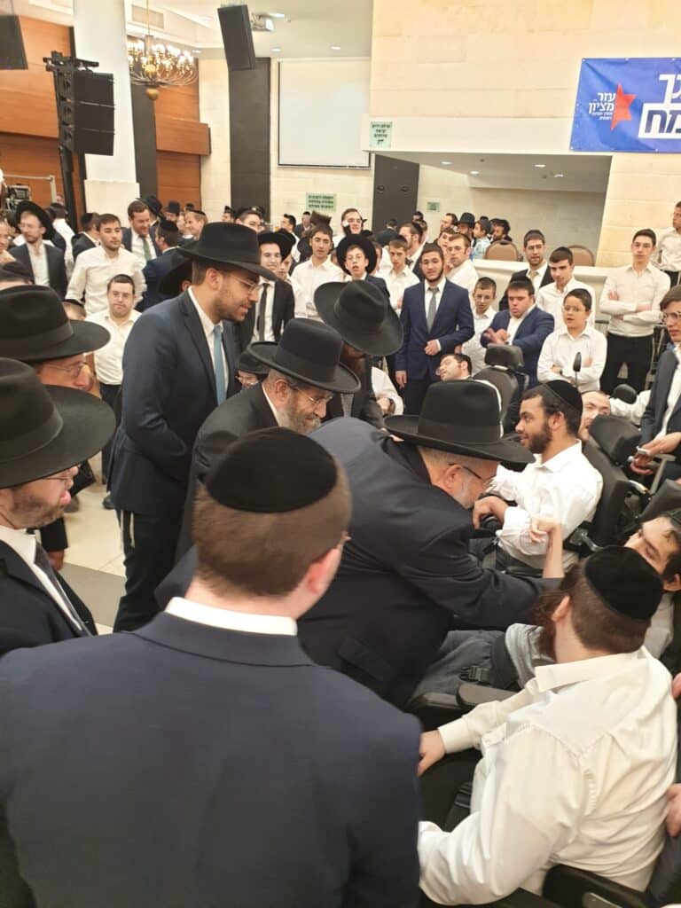 גלריה: חג הסוכות במחיצתו של רבה של בני ברק הגר"מ בן שמעון