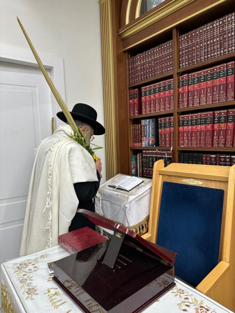 חג הסוכות במחיצתו של הראשון לציון הגאון רבי יצחק יוסף