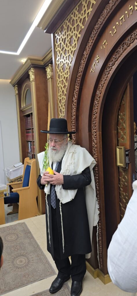 חג הסוכות במחיצתו של הראשון לציון הגאון רבי יצחק יוסף
