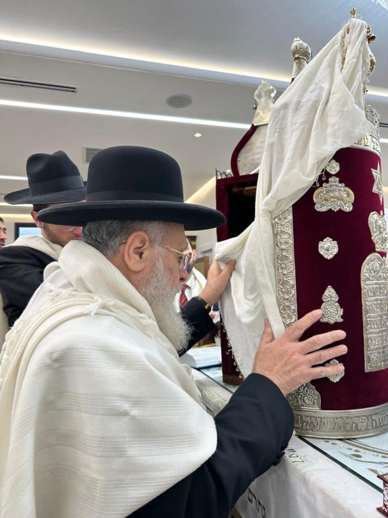 חג הסוכות במחיצתו של הראשון לציון הגאון רבי יצחק יוסף