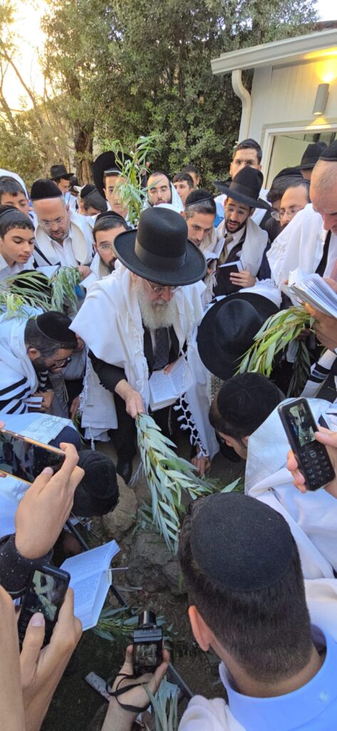 חג הסוכות במחיצתו של הראשון לציון הגאון רבי יצחק יוסף
