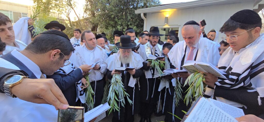 חג הסוכות במחיצתו של הראשון לציון הגאון רבי יצחק יוסף