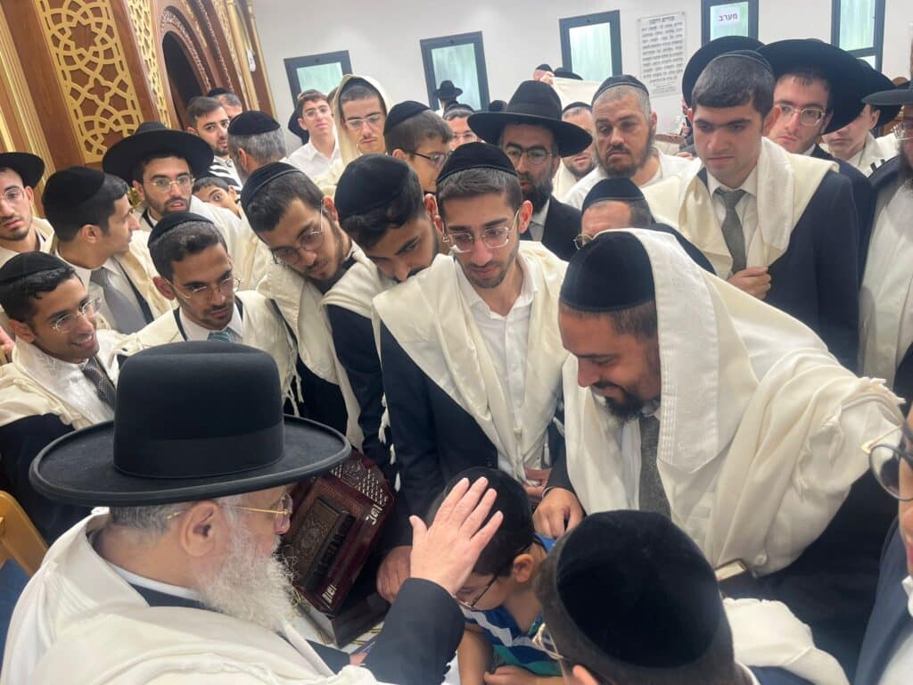 חג הסוכות במחיצתו של הראשון לציון הגאון רבי יצחק יוסף