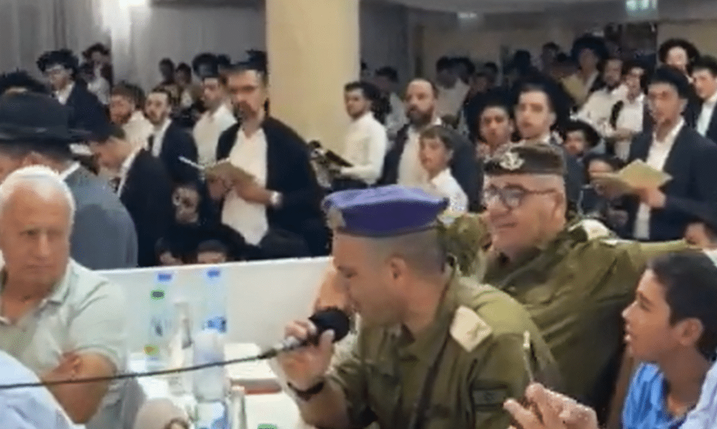 ילדי הקהילות החסידיות בחיפה בכינוס זעקה ילדי הקהילות החסידיות בחיפה בכינוס זעקה