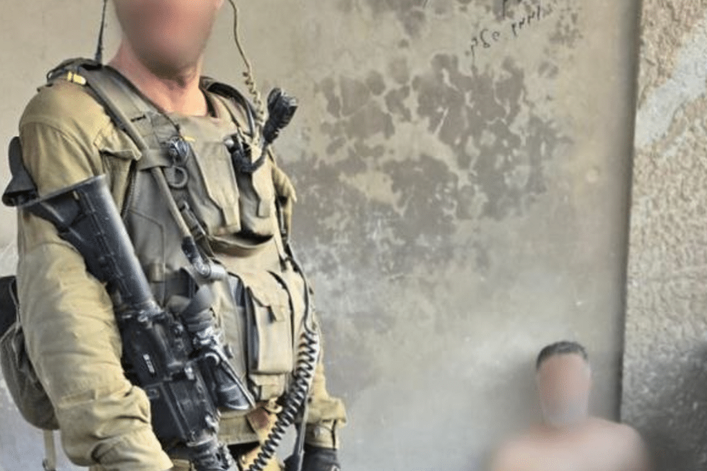 גלריה: מרן הגרמ"צ ברגמן בערב ובמוצאי יום הקדוש גלריה: מרן הגרמ"צ ברגמן בערב ובמוצאי יום הקדוש