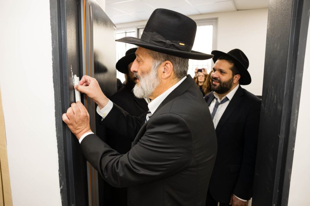 נקבעו המזוזות למבנה החדש של שלוחת הסמינר הישן בירושלים