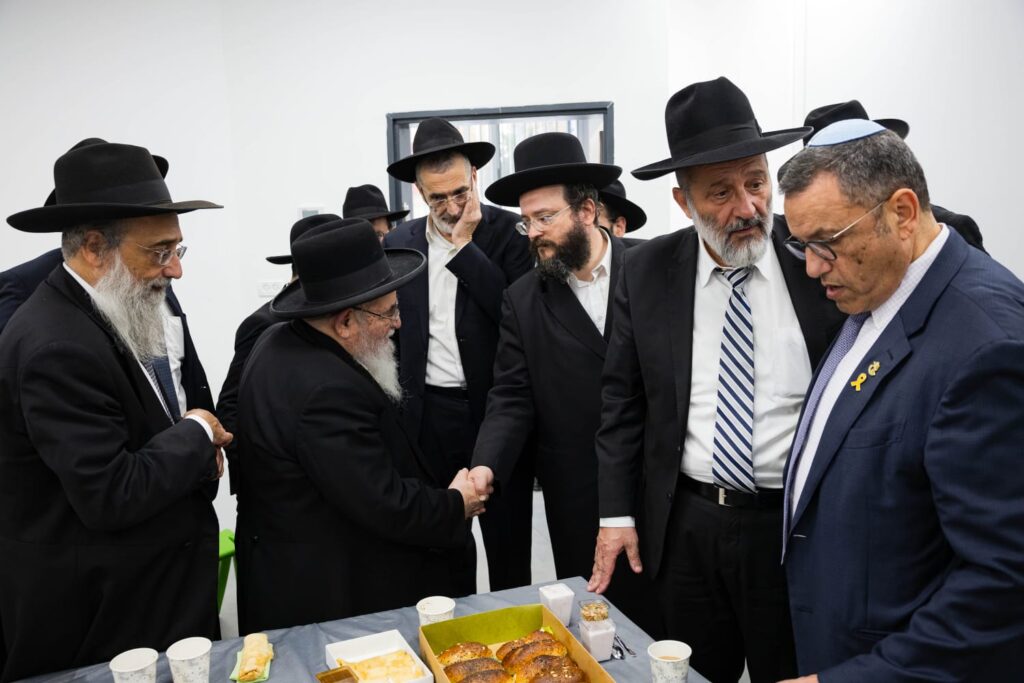 נקבעו המזוזות למבנה החדש של שלוחת הסמינר הישן בירושלים