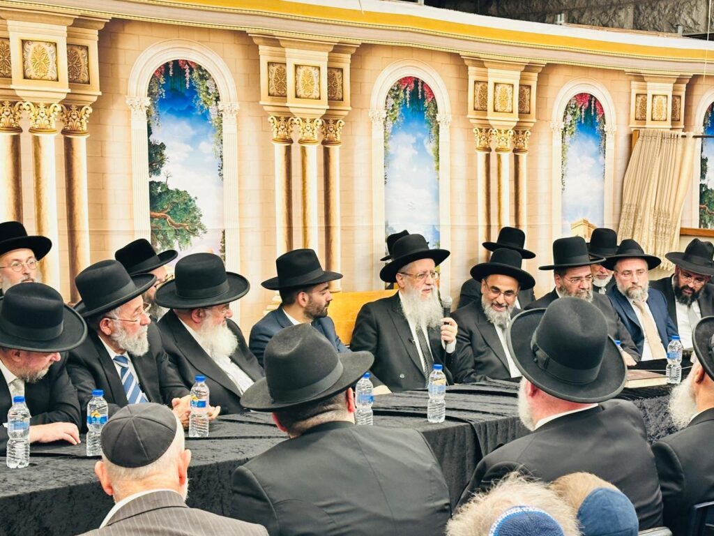 דיינים, ראשי ישיבות ורבנים הקבילו את פני הגר"ד יוסף