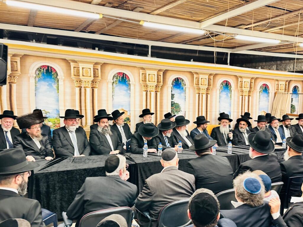 דיינים, ראשי ישיבות ורבנים הקבילו את פני הגר"ד יוסף