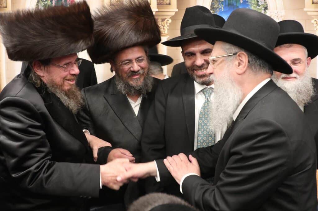 דיינים, ראשי ישיבות ורבנים הקבילו את פני הגר"ד יוסף