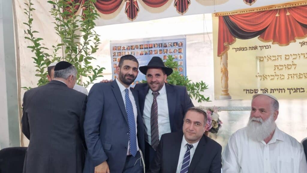 גלריה: רבנים ואישי ציבור בשמחת בית השואבה בסוכת שר הדתות גלריה: רבנים ואישי ציבור בשמחת בית השואבה בסוכת שר הדתות