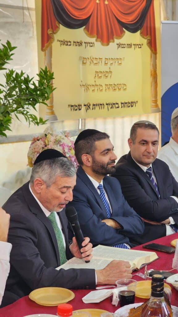 גלריה: רבנים ואישי ציבור בשמחת בית השואבה בסוכת שר הדתות גלריה: רבנים ואישי ציבור בשמחת בית השואבה בסוכת שר הדתות