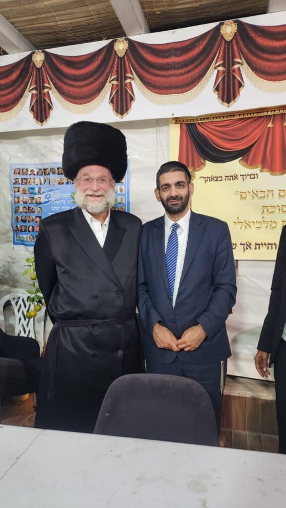 גלריה: רבנים ואישי ציבור בשמחת בית השואבה בסוכת שר הדתות גלריה: רבנים ואישי ציבור בשמחת בית השואבה בסוכת שר הדתות