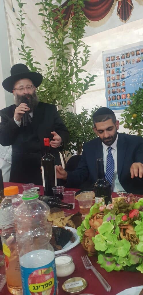 גלריה: רבנים ואישי ציבור בשמחת בית השואבה בסוכת שר הדתות גלריה: רבנים ואישי ציבור בשמחת בית השואבה בסוכת שר הדתות
