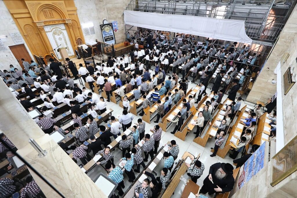 ילדי הקהילות החסידיות בחיפה בכינוס זעקה ילדי הקהילות החסידיות בחיפה בכינוס זעקה