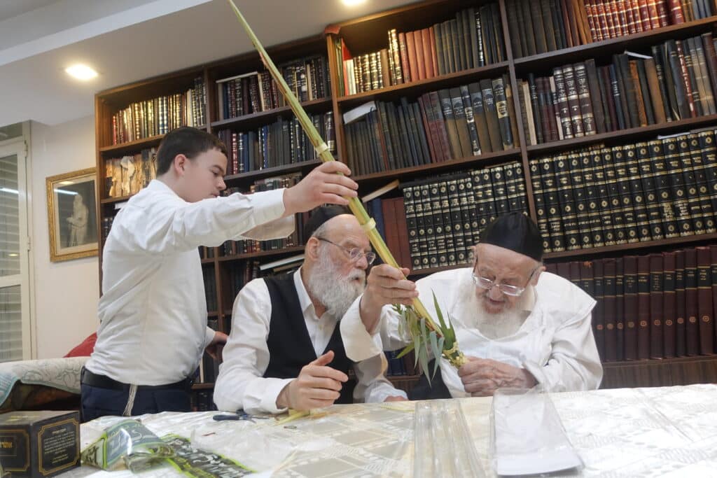 מראות חג הסוכות תשפ"ה אצל מרן הגרמ"צ ברגמן