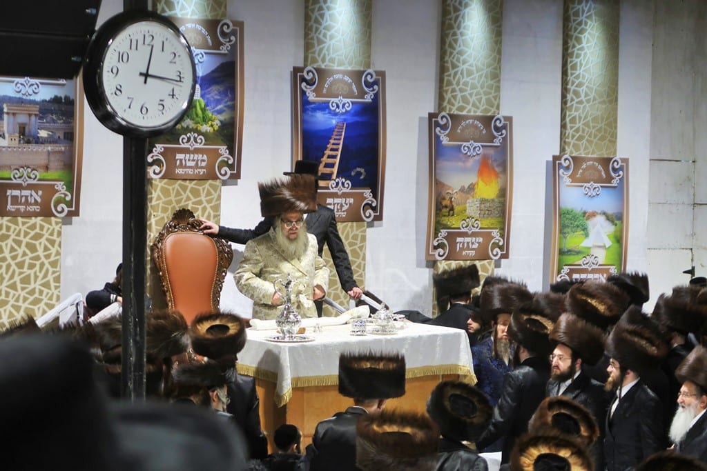 תמונות נבחרות מחג הסוכות בחצר הקודש סאטמר 