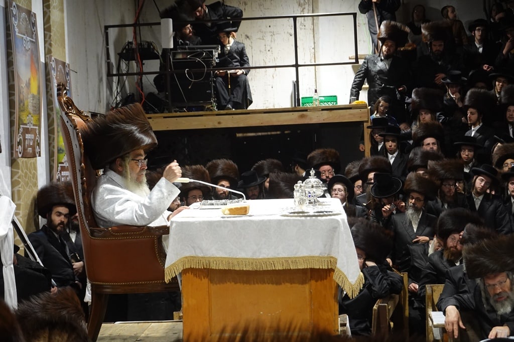 תמונות נבחרות מחג הסוכות בחצר הקודש סאטמר 