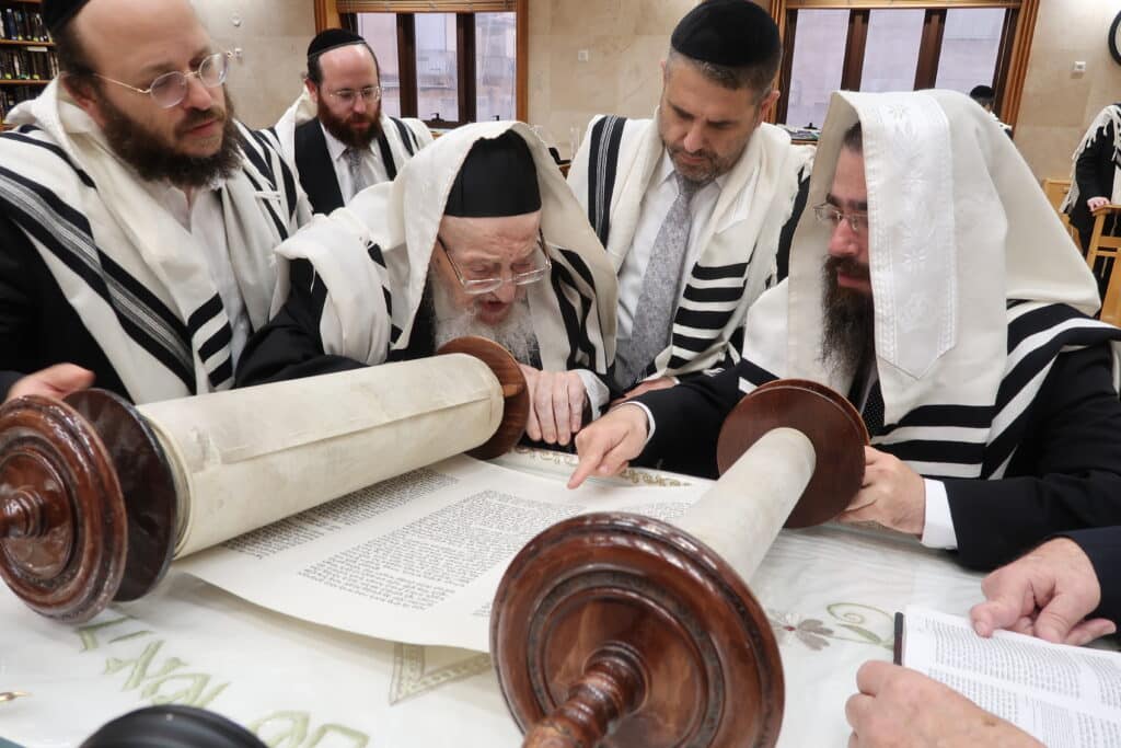 מראות חג הסוכות תשפ"ה אצל מרן הגרמ"צ ברגמן