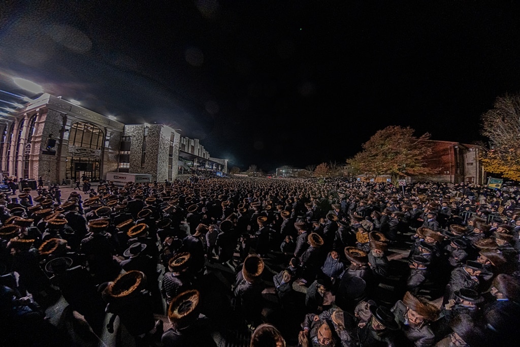 תמונות נבחרות מחג הסוכות בחצר הקודש סאטמר 