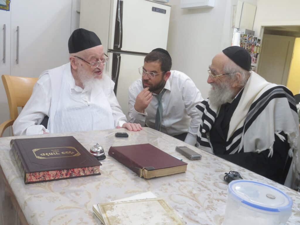 מראות חג הסוכות תשפ"ה אצל מרן הגרמ"צ ברגמן