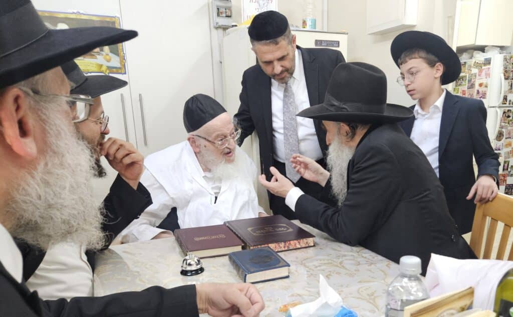 מראות חג הסוכות תשפ"ה אצל מרן הגרמ"צ ברגמן