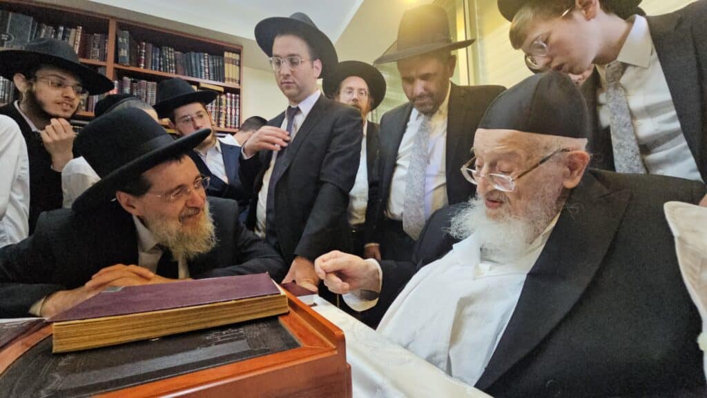 מראות חג הסוכות תשפ"ה אצל מרן הגרמ"צ ברגמן