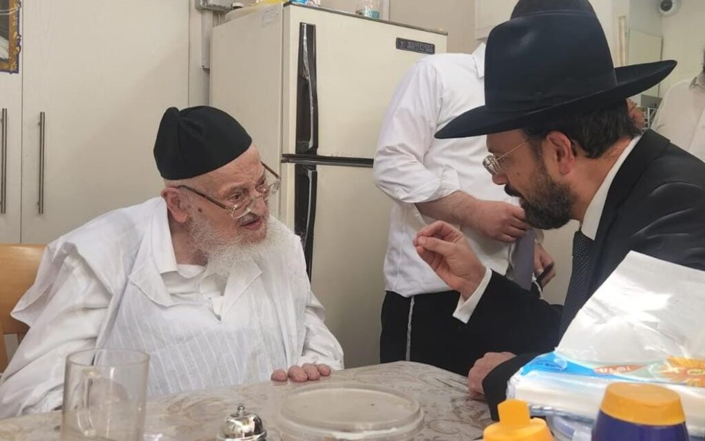 מראות חג הסוכות תשפ"ה אצל מרן הגרמ"צ ברגמן