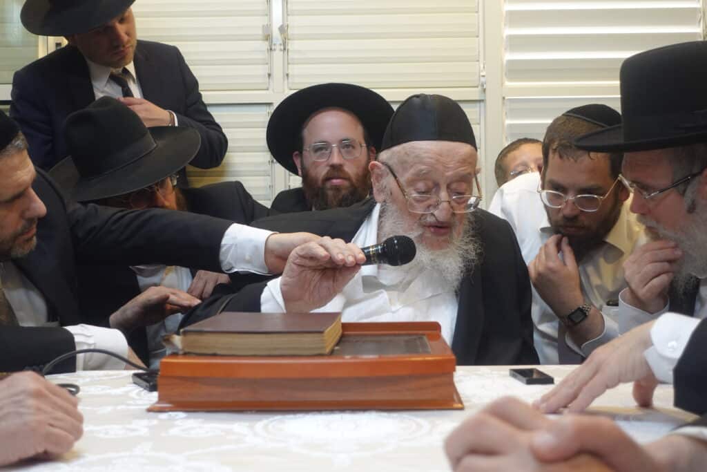 מראות חג הסוכות תשפ"ה אצל מרן הגרמ"צ ברגמן