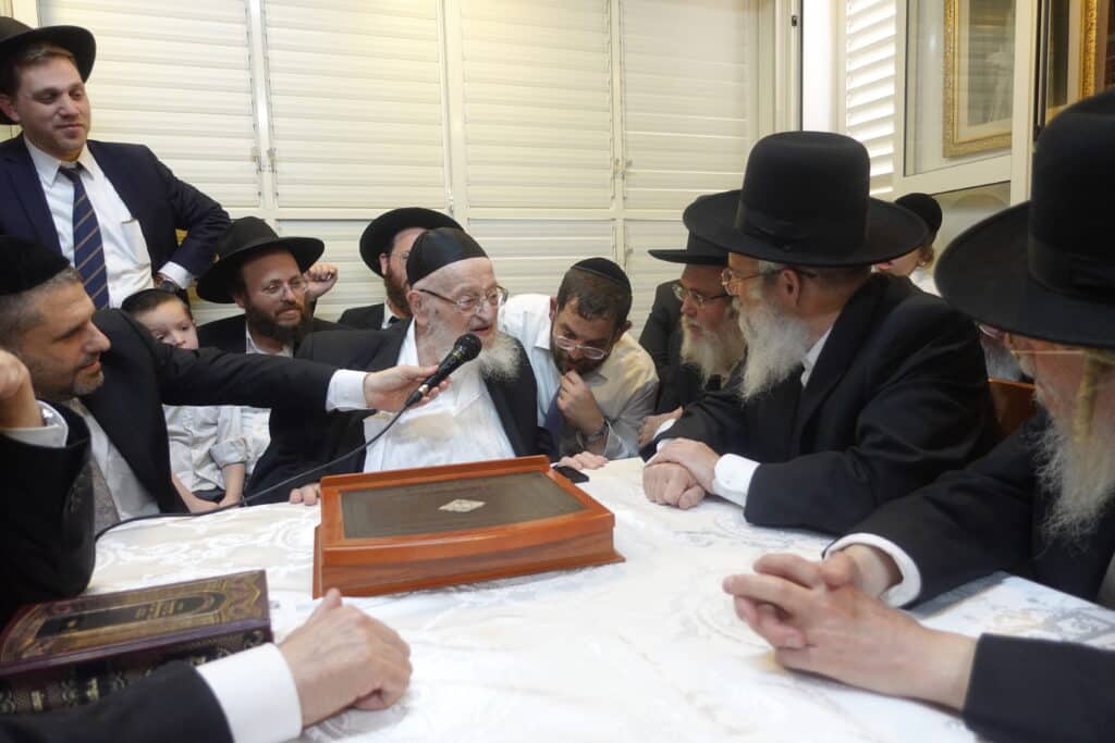 מראות חג הסוכות תשפ"ה אצל מרן הגרמ"צ ברגמן