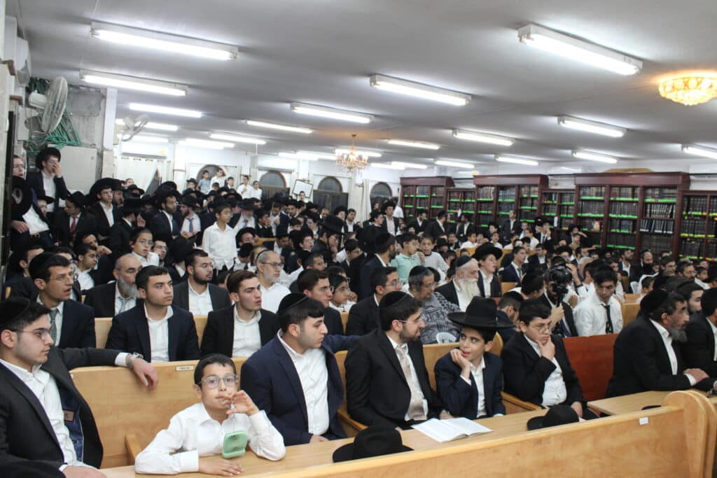 בני ברק: מאות במעמד הקבלת פני רבו לראשל"צ הגר"י יוסף