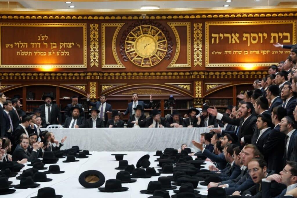 אלפי התלמידים על הפראנצ'עס: טיש נעילת החג ב"עטרת שלמה