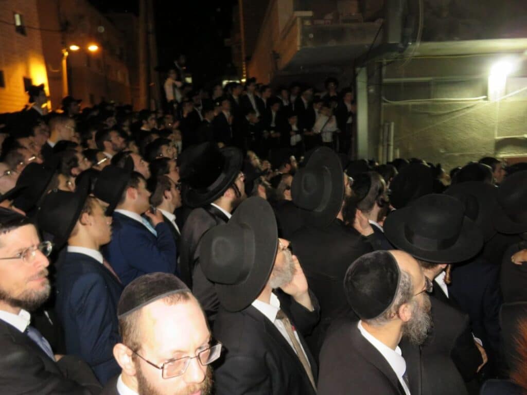 משמחת החג עד חביטת הערבות: סוכות בבית מרן הגר"ד לנדו