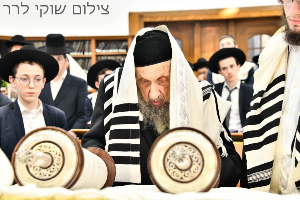 משמחת החג עד חביטת הערבות: סוכות בבית מרן הגר"ד לנדו