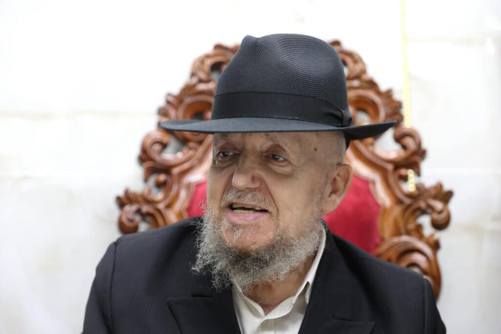 גלריה: גדולי התורה בחנו את אברכי כולל פנמה