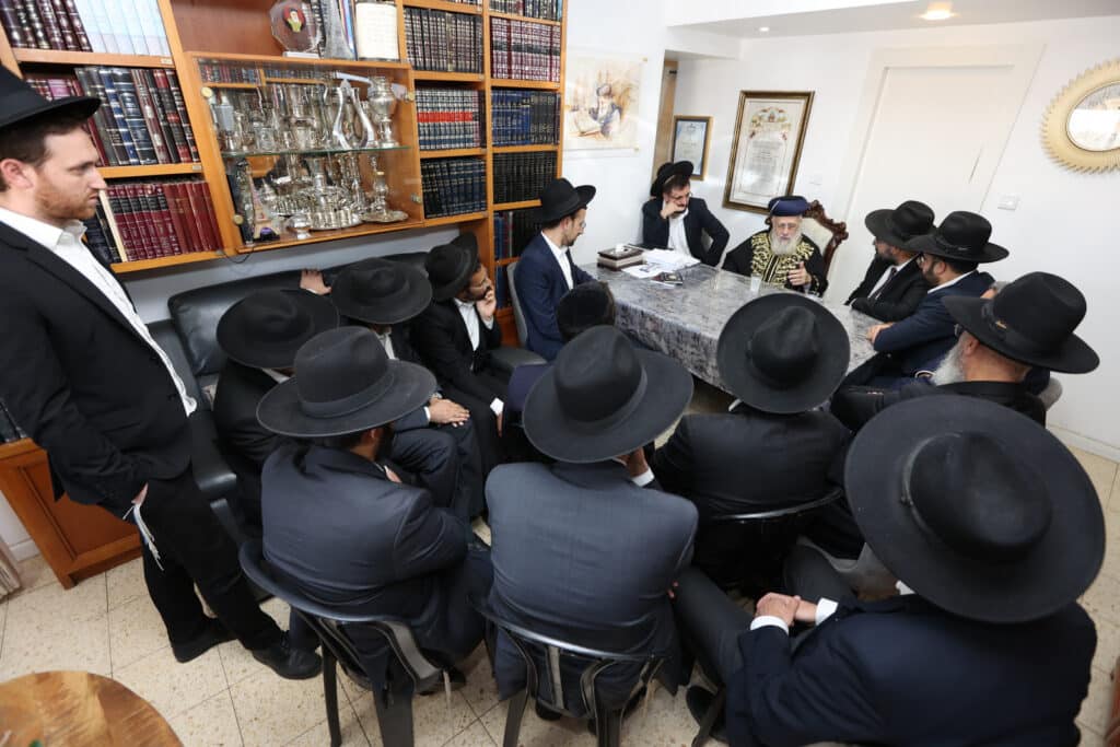 גלריה: גדולי התורה בחנו את אברכי כולל פנמה