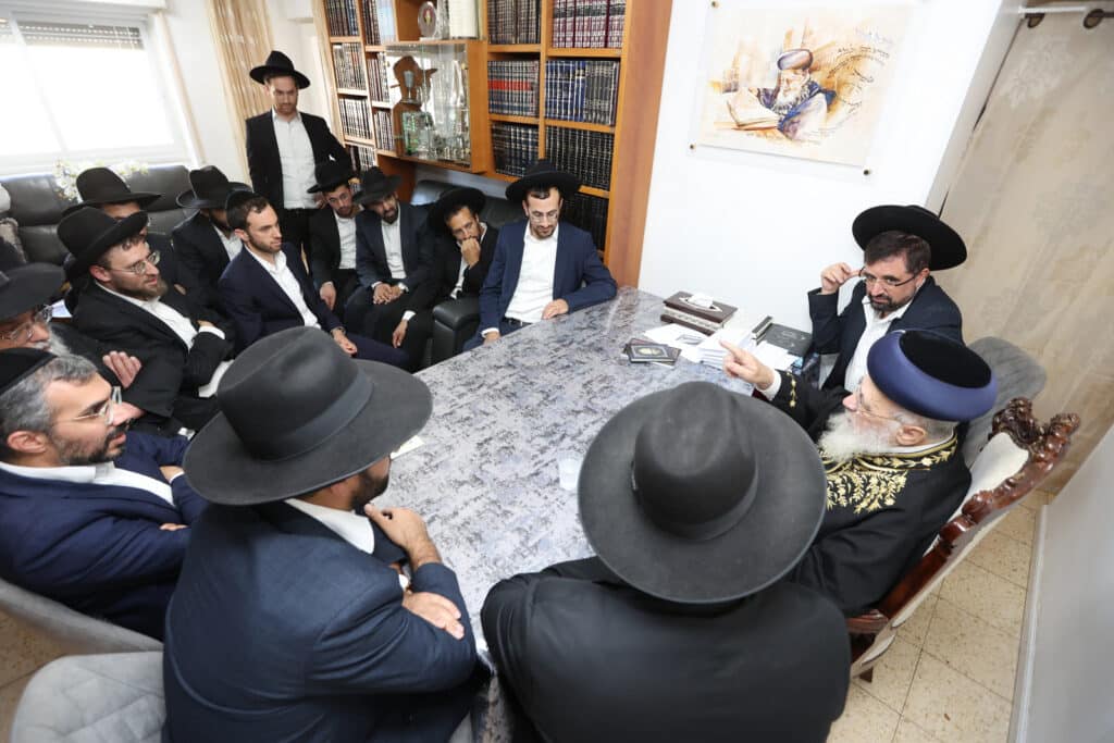 גלריה: גדולי התורה בחנו את אברכי כולל פנמה