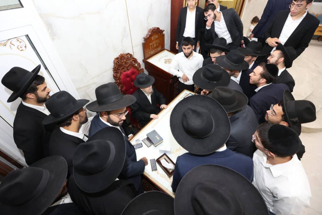 גלריה: גדולי התורה בחנו את אברכי כולל פנמה