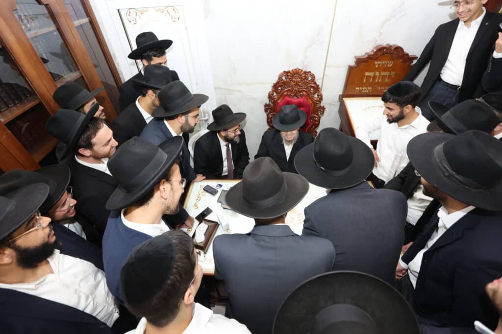 גלריה: גדולי התורה בחנו את אברכי כולל פנמה