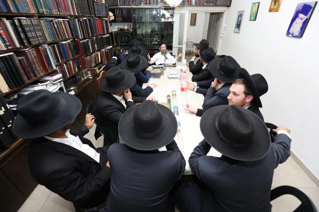 גלריה: גדולי התורה בחנו את אברכי כולל פנמה