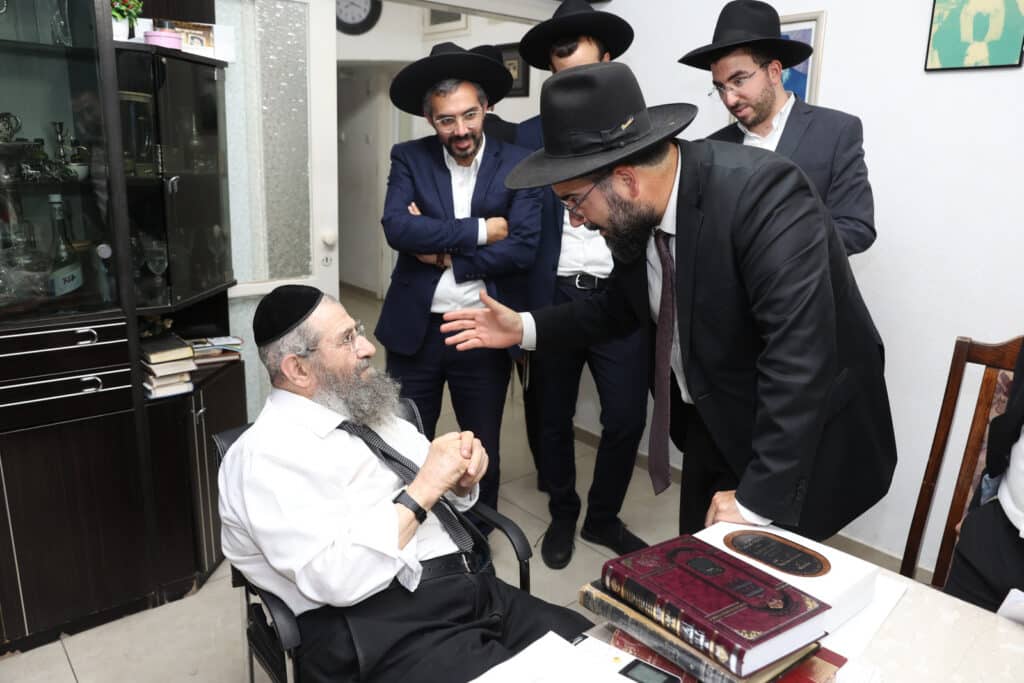 גלריה: גדולי התורה בחנו את אברכי כולל פנמה