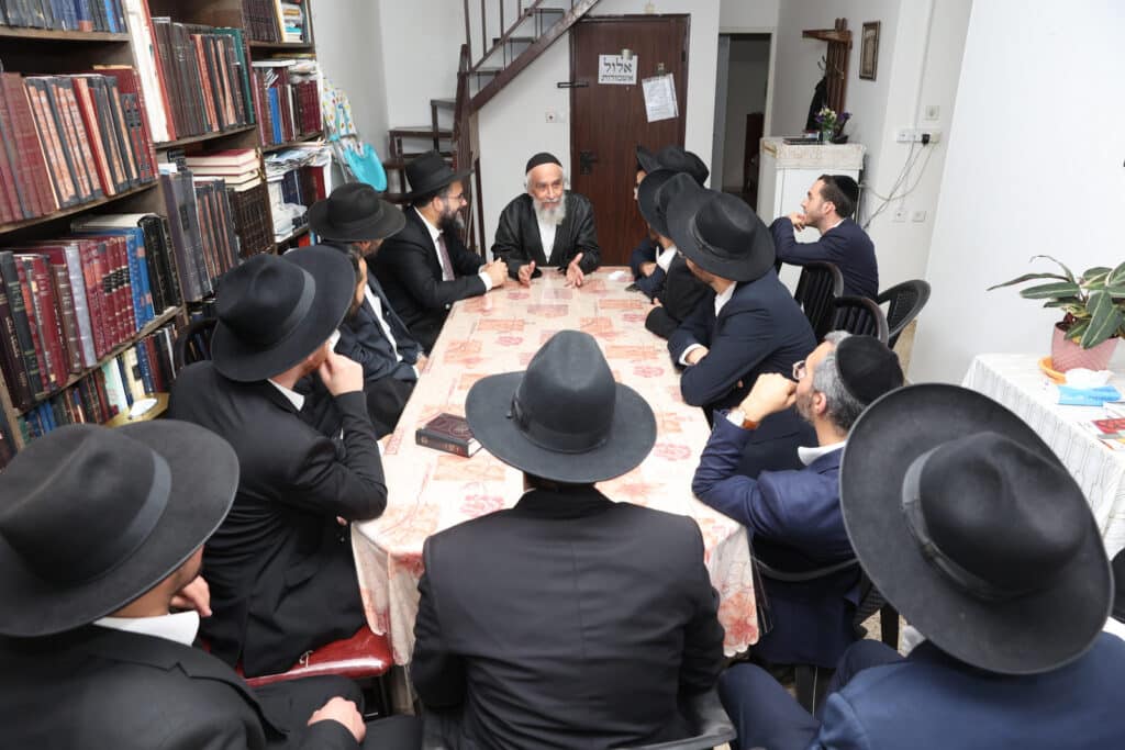 גלריה: גדולי התורה בחנו את אברכי כולל פנמה